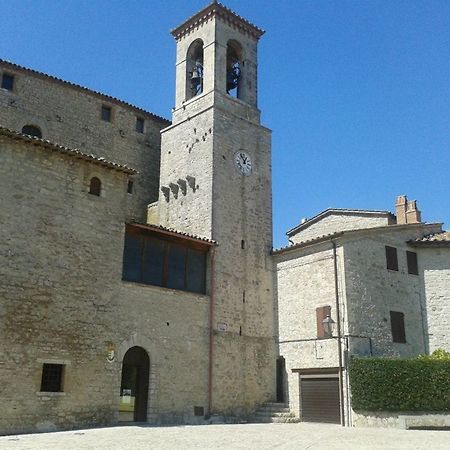 Castello Izzalini Todi Resort Екстериор снимка