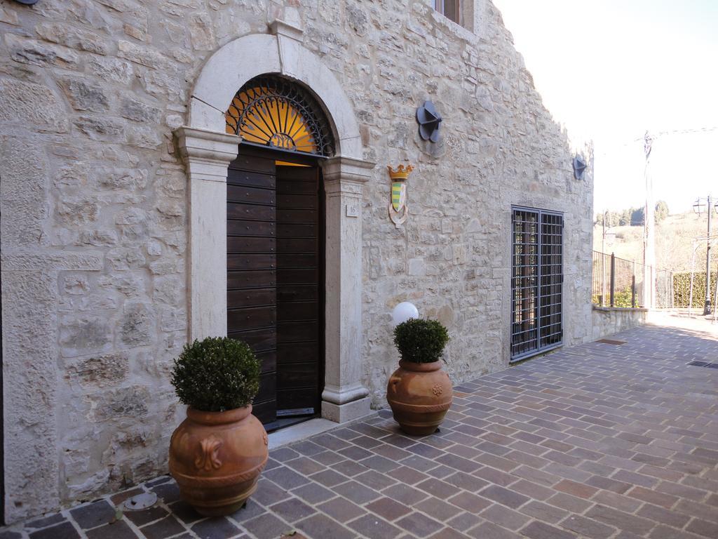Castello Izzalini Todi Resort Екстериор снимка