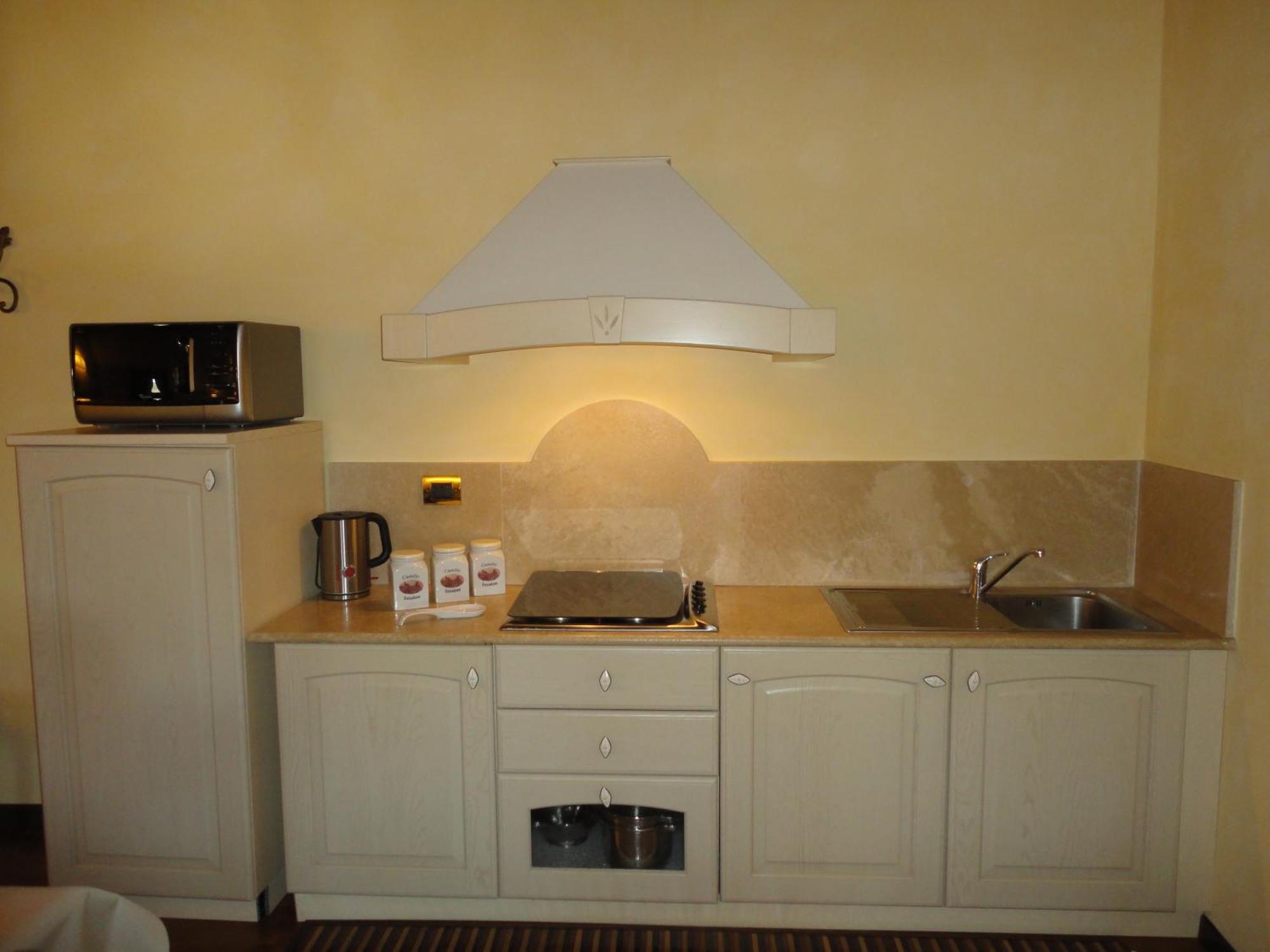 Castello Izzalini Todi Resort Екстериор снимка