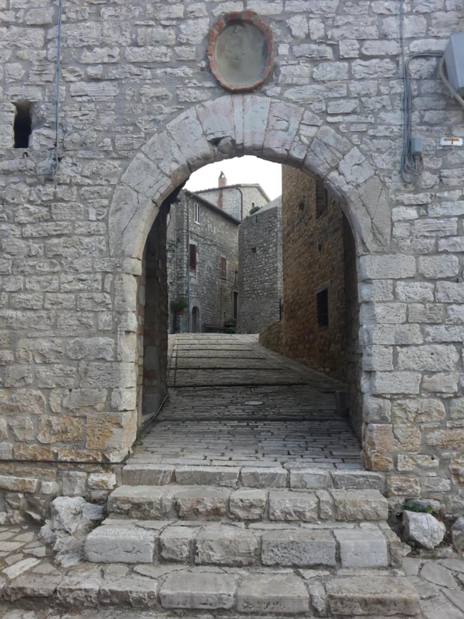 Castello Izzalini Todi Resort Екстериор снимка