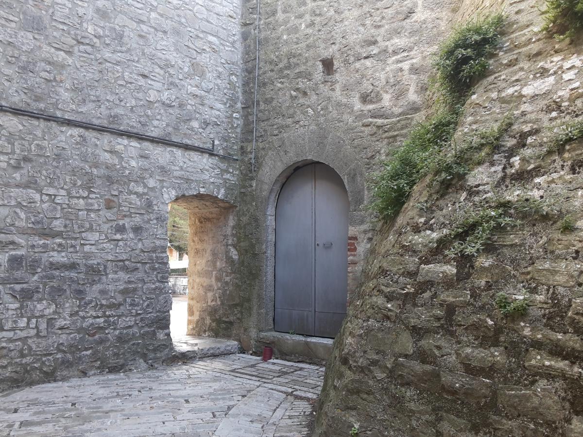 Castello Izzalini Todi Resort Екстериор снимка
